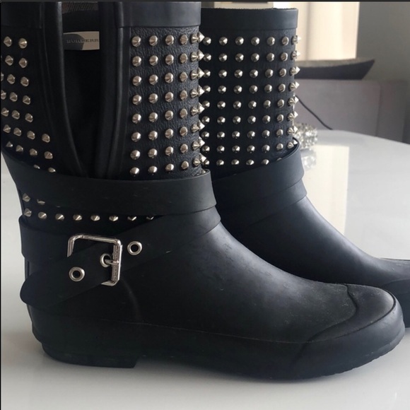 Burberry Shoes - Burberry Stud Rainboots,9